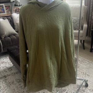 Nike training sweatshirt 
Olive Green Hooded Pullover